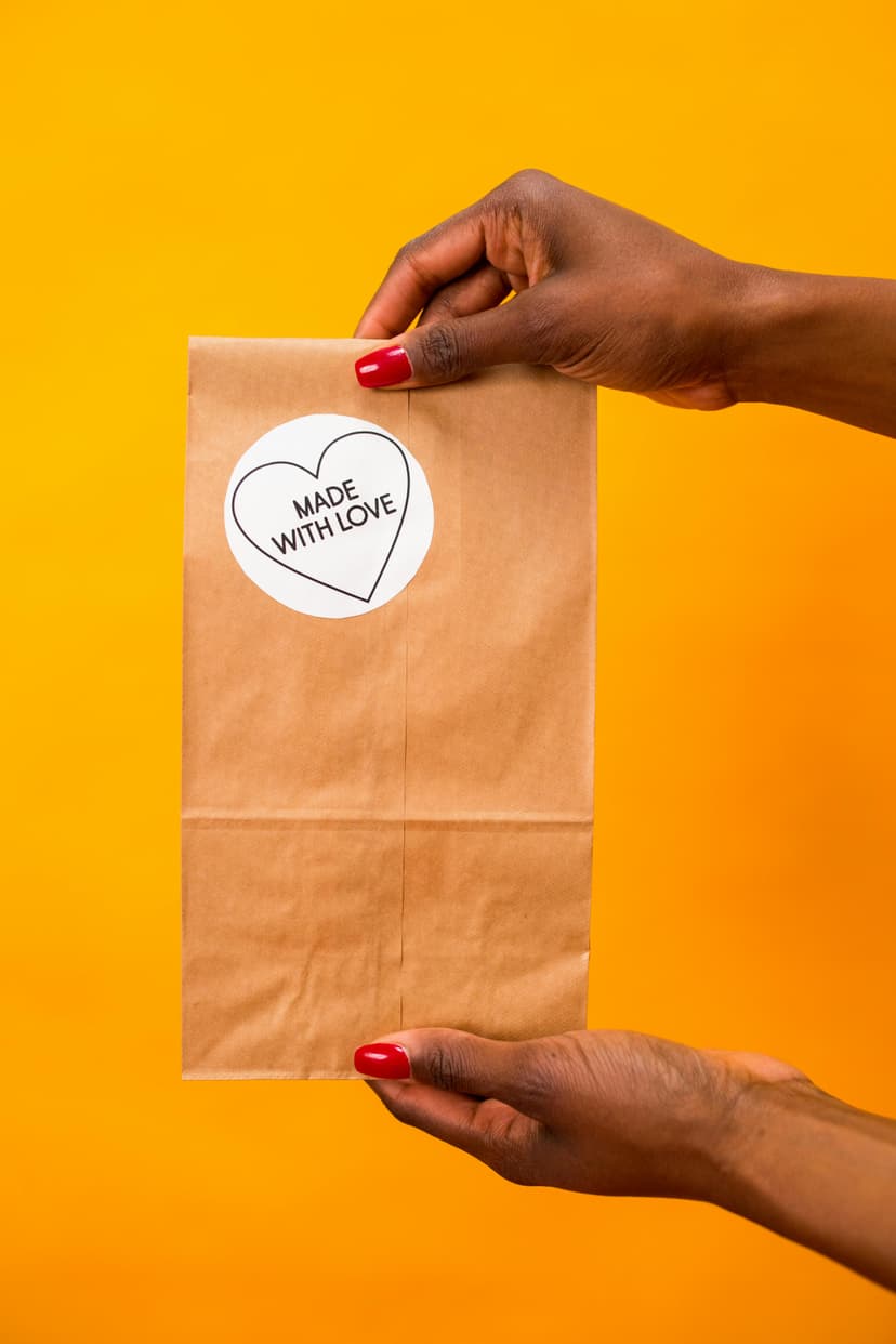 Ambachtelijke verpakking met typografisch label